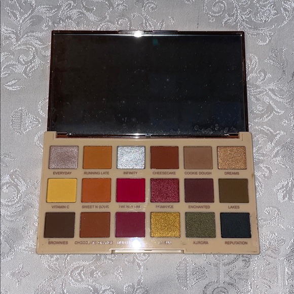 Revolution Other - NWT Revolution Soph X Eyeshadow Palette